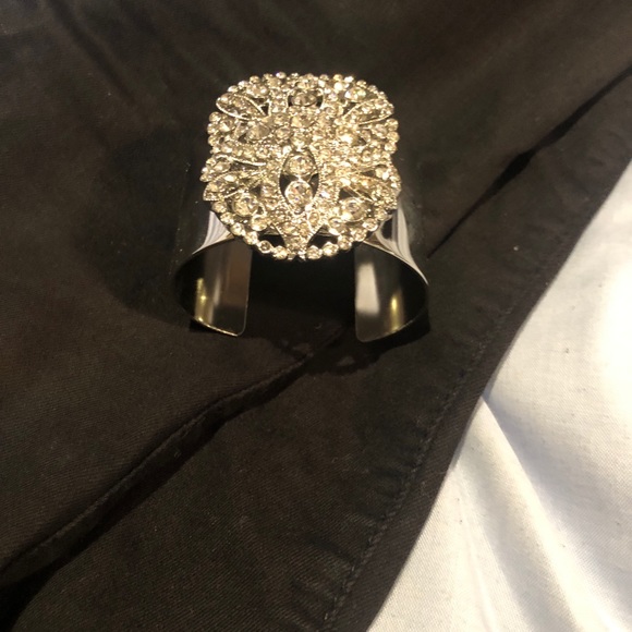 NWT banana republic cuff - Picture 5 of 8